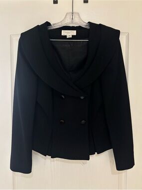 Elegant vintage Christian Dior 2 piece black wool skirt suit size 12
